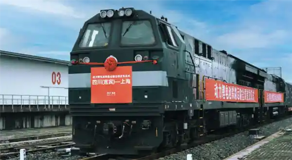 宁德时代成功开启锂电池铁路运输新纪元：获国铁首张火车票