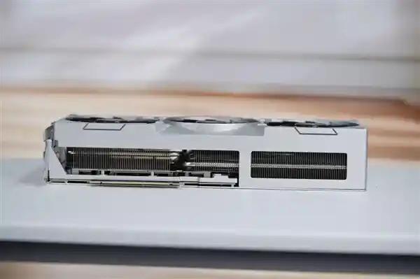 【震撼登场！影驰RTX 4070 Ti SUPER金属大师Plus OC】