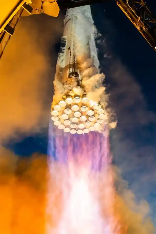 揭秘SpaceX星舰第六飞官方美图：科技之巅的未来之美