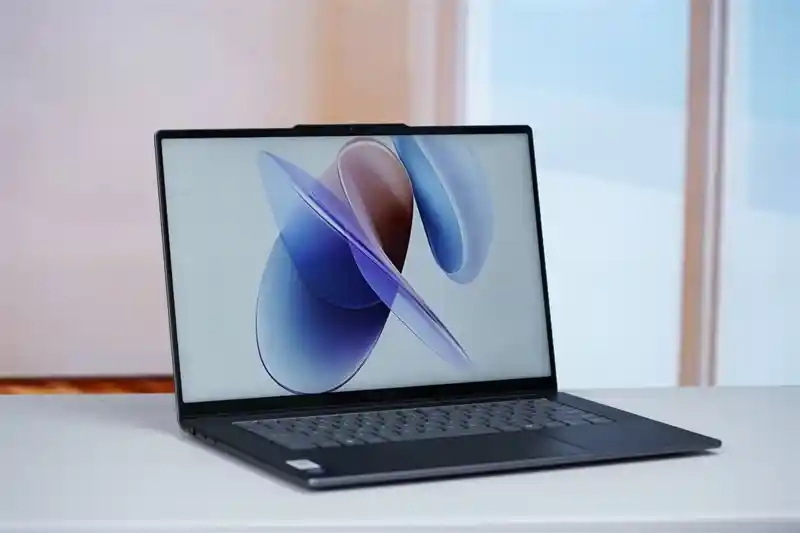新标题：联想YOGA Air 15 Aura AI元启版评测：超强酷睿Ultra 200V＋联想小天一站智能助手，AI 