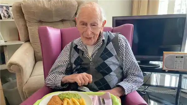 英国最长寿男性约翰·廷尼斯伍德辞世，112岁高龄终谢