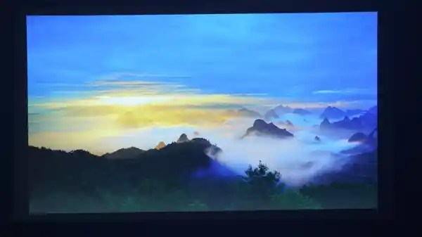 双十二狂欢季，2000元预算如何选择投影仪？测评分享必看！推荐两款黑马产品！