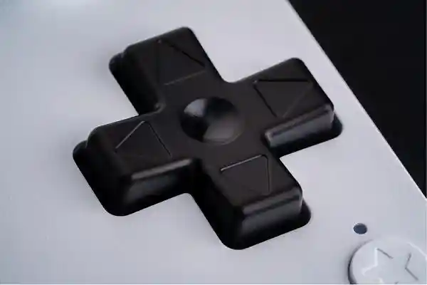 握住游戏的未来：八位堂猎户座拉伸手柄问世，让你的手游体验更上一层楼！