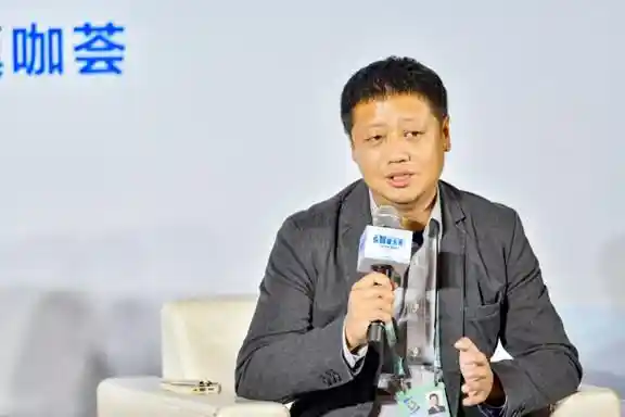 智慧总裁李明：引领虚实融合机器人训练，助推产业变革新风潮