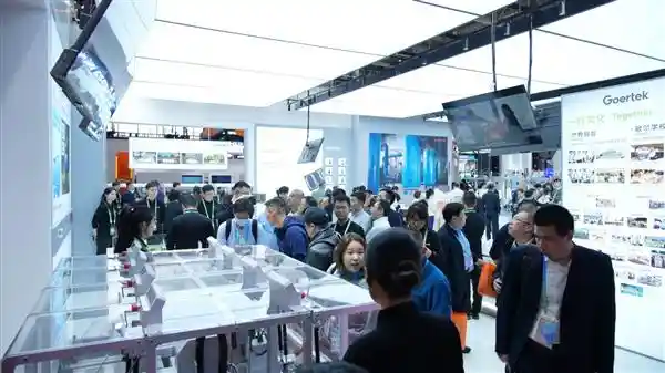 歌尔首次亮相链博会，智能制造引领未来