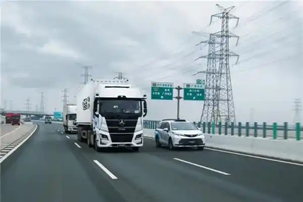 小马智行登陆成功！全球第二大Robotaxi企业崭露头角