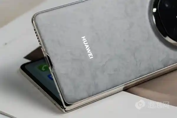 华为Mate X6典藏版：独步折叠机界的皇者