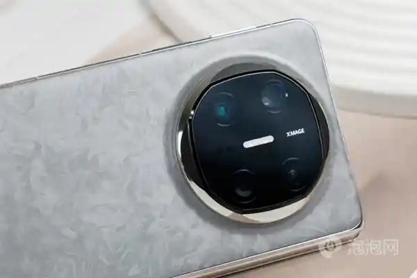 华为Mate X6典藏版：独步折叠机界的皇者