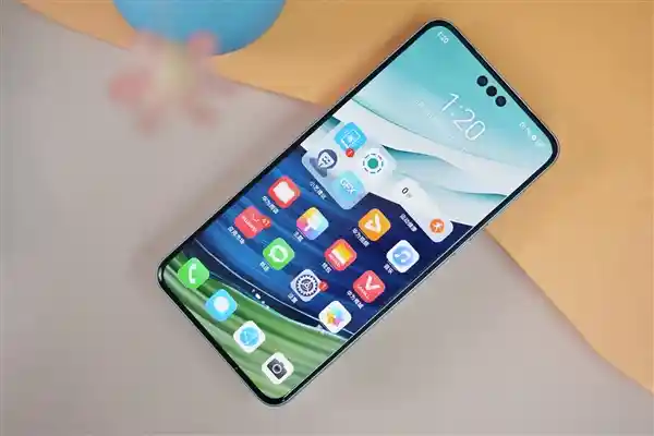 华为Mate 70问鼎中国销量榜首，胜过苹果iPhone 16 Pro Max