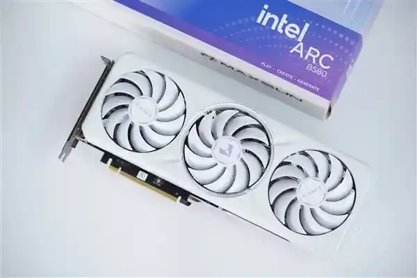 GPU-Z 2.61发布：首次揭秘Intel锐炫B580/B570，惊现AMD未公开架构
