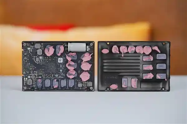 震撼！长江存储PE321 推出首款6.4TB SSD，搭载晶栈Xtacking 2.0技术！