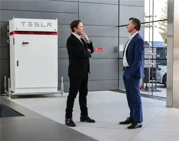 特斯拉、SpaceX遭加州拒绝：马斯克怒了