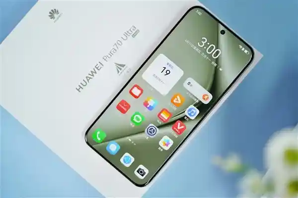华为Pura 70 Ultra震撼登场：全球首款拍照手机降价至7499元
