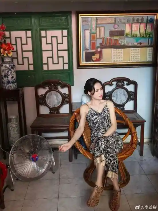 李若彤超有福利！明年起1年零12天免费畅通公交车
