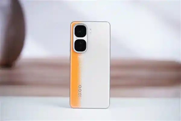 iQOO Neo10 Pro问鼎11月3000元档手机性价比之王！安兔兔最新排行榜揭晓