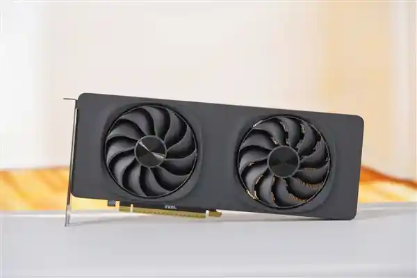 Intel锐炫B580限量版显卡揭秘：与RTX 4060对标的最新力作