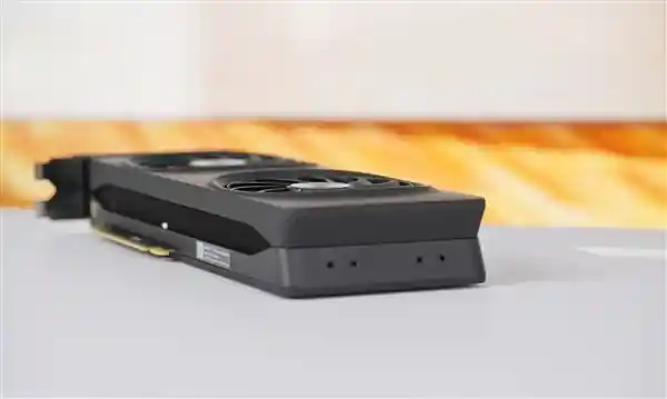 Intel锐炫B580限量版显卡揭秘：与RTX 4060对标的最新力作