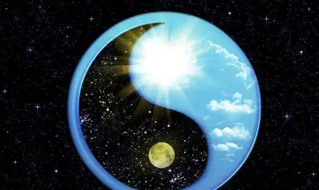神秘之月：揭秘月球空洞、外星遗迹与轨道之谜
