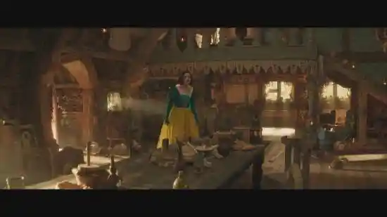 拉丁美女版《白雪公主》惹怒了魔镜！网络热议点踩大战