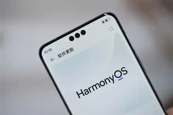 华为Mate 70 Pro+惊艳亮相！飞天青配色引爆视觉盛宴