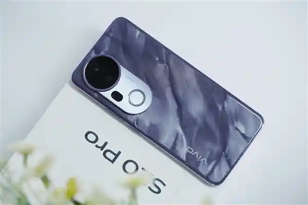vivo S20 Pro震撼登场！四颗5000万像素摄像头，拍照新境界！