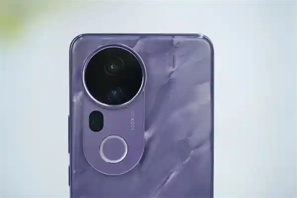 vivo S20 Pro震撼登场！四颗5000万像素摄像头，拍照新境界！