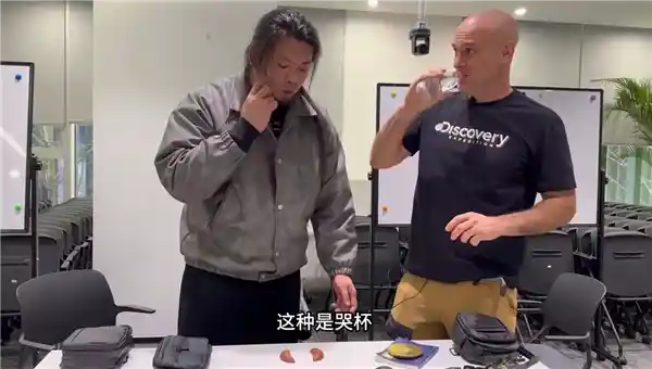 手工耿打造荒野求生神器！德爷新腰带引爆网友热议