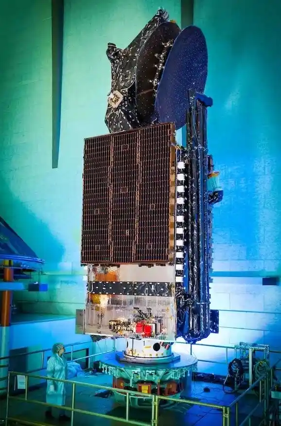 创纪录！SpaceX猎鹰9号成功发射重9+吨卫星，并实现史上第379次回收