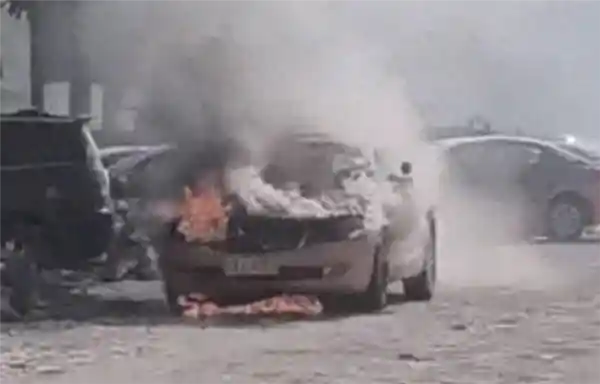 考生驾考不过关竟烧毁教练车？教练揭秘：车辆自燃原因竟然是……