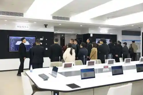 未来科技城党工委书记郭云伟一行莅临itc保伦股份，共探科技创新之路