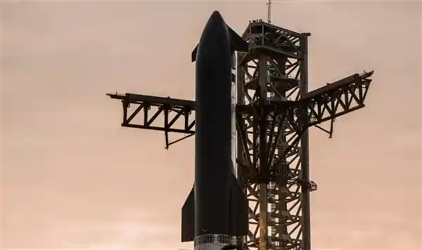 二代星际飞船今日首飞！独特设计引爆科技圈关注