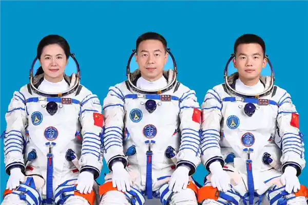 首次太空迎接非遗版春节 神舟十九乘组将进行第二次出舱活动