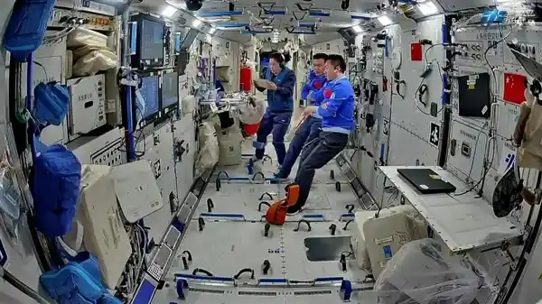首次太空迎接非遗版春节 神舟十九乘组将进行第二次出舱活动