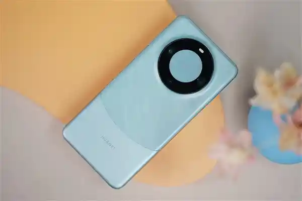中国自主研发的原生鸿蒙系统展示了中国创新力量