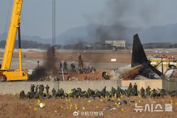 济州航空客机残骸再次燃起火焰，空难过后已四天