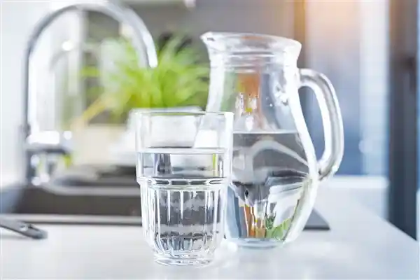 外国人热爱饮热水：中国友人忧心热情过度