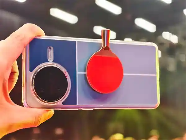 「樊振东生日快乐！REDMI K80系列推出乒乓球定制手机壳，独家限量发售！」