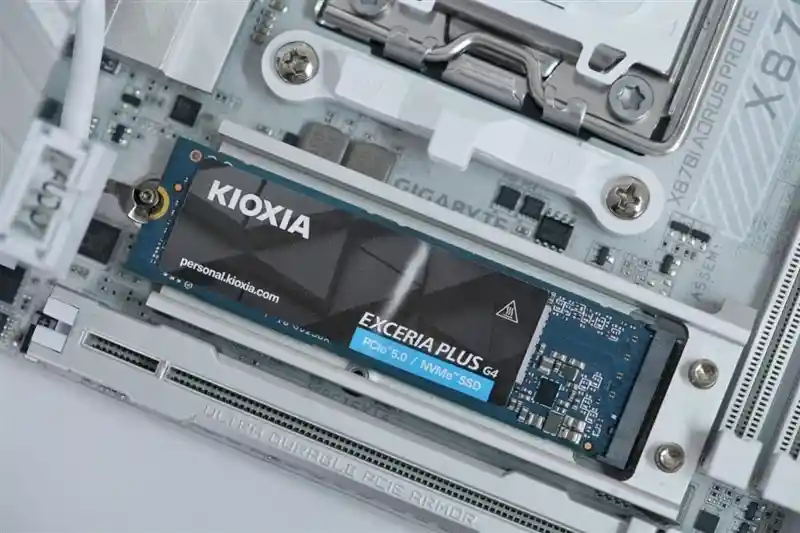 铠侠EXCERIA PLUS G4（VD10）：低功耗高性能，PCIe 5.0全新升级，速度更快！