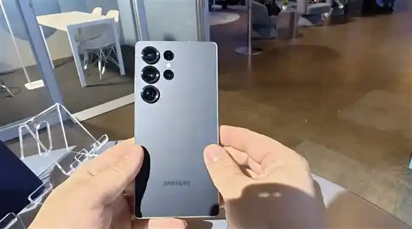 揭秘2025年最强大的机皇！三星Galaxy S25系列全面解析