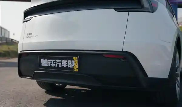Model Y刷新纪录！10天10万台预订，引爆试驾热潮！