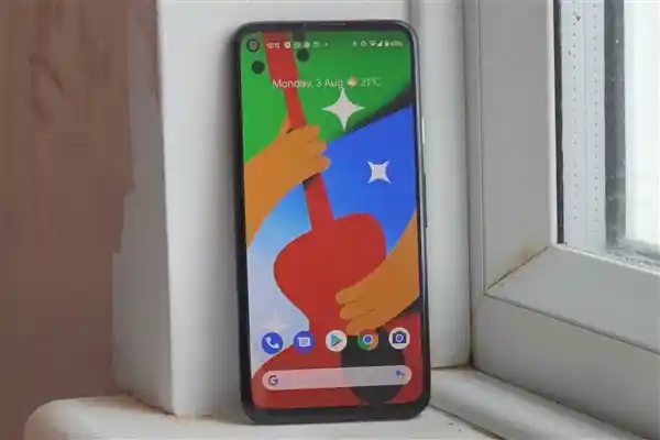 Pixel 4a系统升级后续航崩盘？网友集体吐槽谷歌更新翻车！