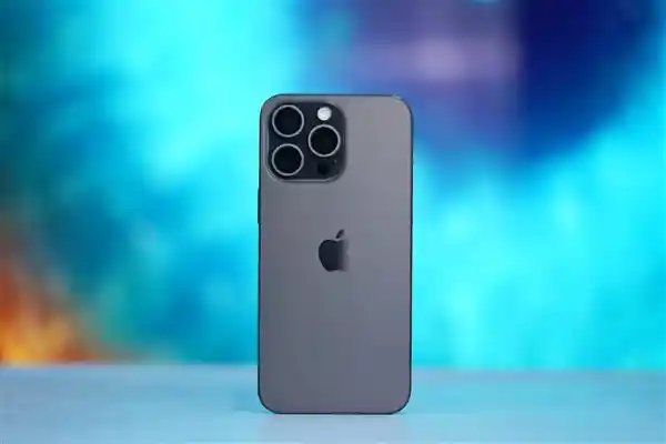 iOS 18发布遇冷，三成iPhone用户选择拒绝升级的原因是什么？