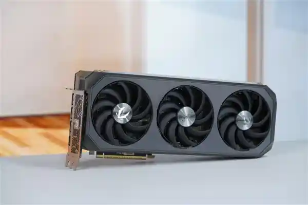 未来之镜！索泰RTX 5080 AMP EXTREME INFINITY显卡揭秘