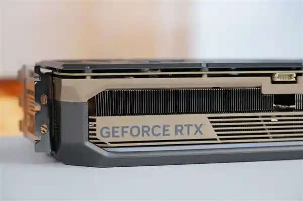 未来之镜！索泰RTX 5080 AMP EXTREME INFINITY显卡揭秘