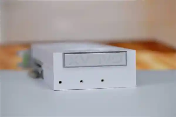 【重磅新品！影驰RTX 5080圣刃OC显卡震撼登场，7片三折扇叶助力极致散热】