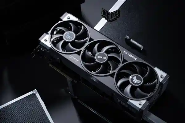 【震撼上市！华硕最新RTX 5080显卡火热登场】