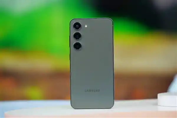 三星Galaxy S25 Slim惊艳亮相！厚度仅6.5mm，挑战iPhone 17 Air的极致纤薄
