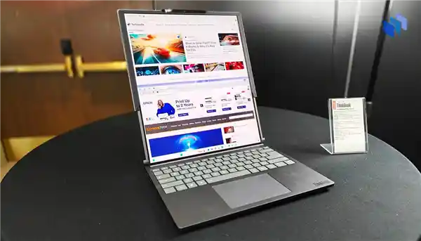 全球首款可卷曲屏幕ThinkBook Plus Gen 6 Rollable惊艳亮相CES 2025