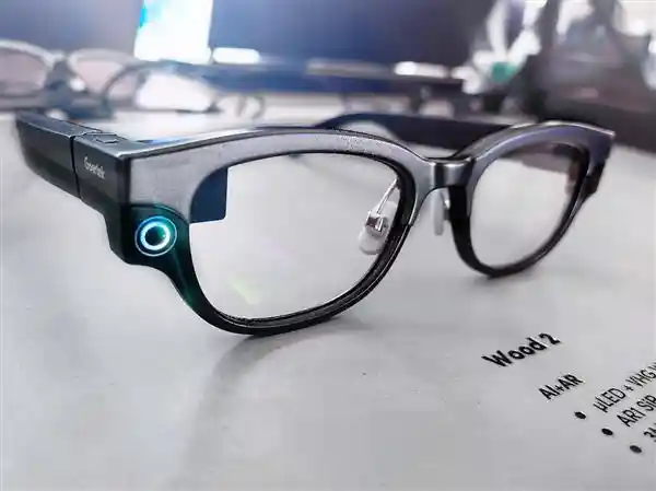 歌尔发布超轻巧AI+显示智能眼镜概念设计，引领未来科技前沿