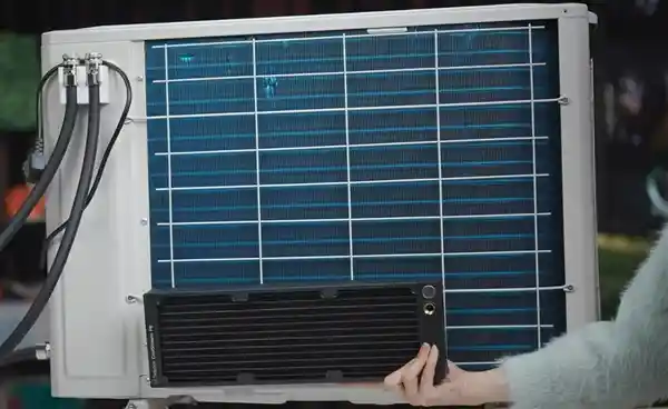 美女博主巧用家用空调外机，为电脑降温加速！RTX 5090性能飙升！
